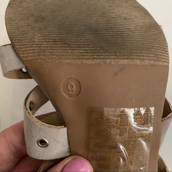 Yoki | Block Heel - Picture 12 of 12